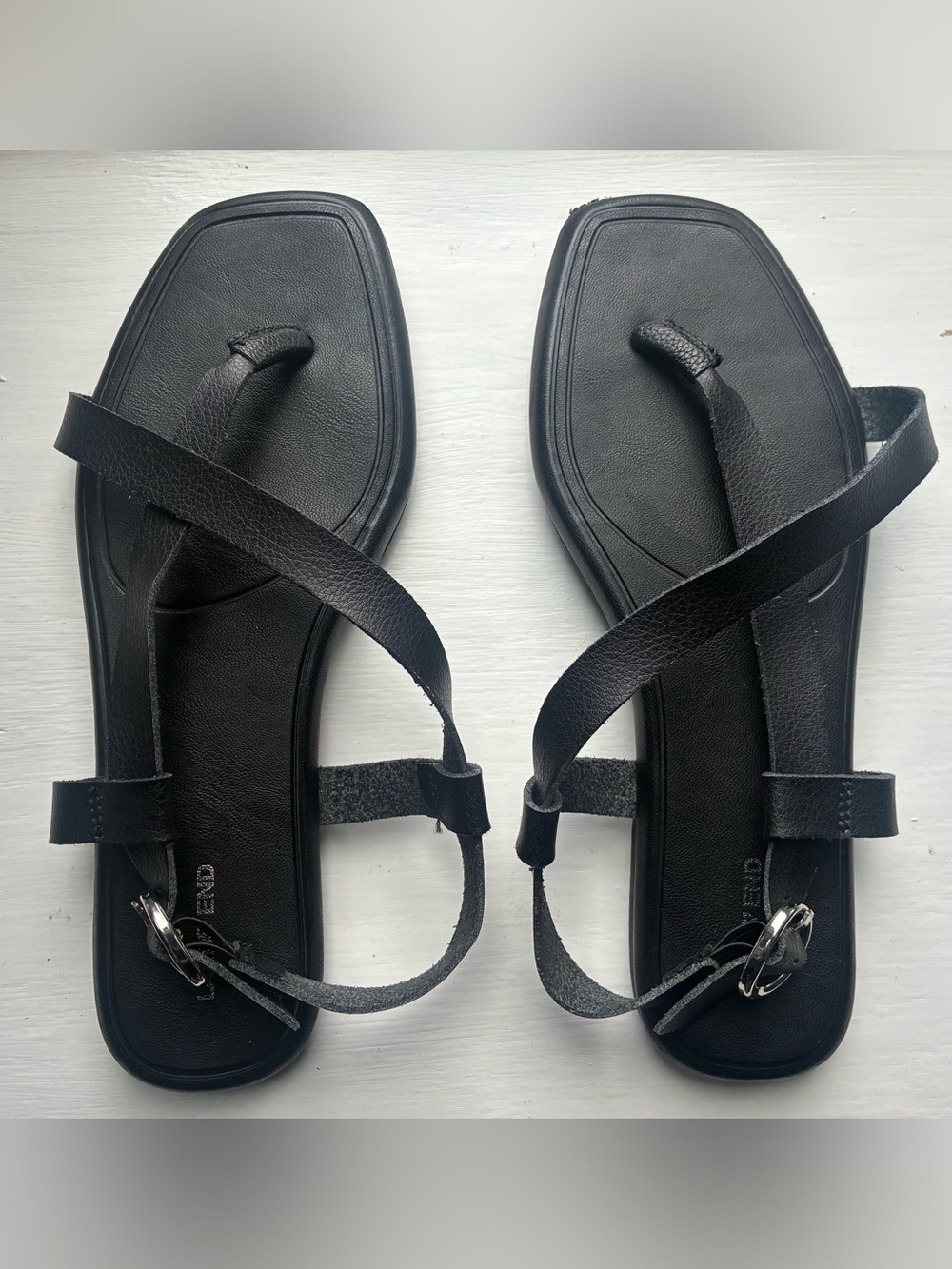 Black Leather-Strap Toe-Ring Sandals - Women's